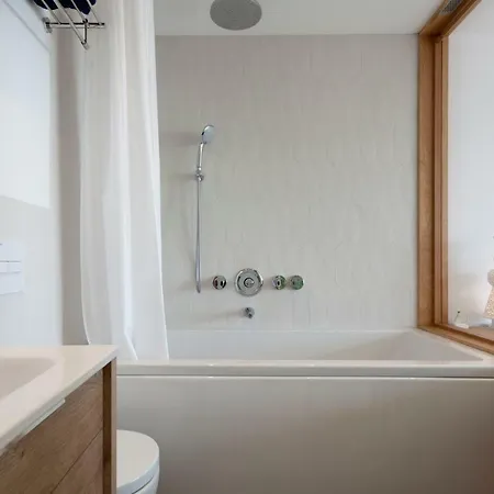 Mar- Castelldefels Beachfront Apartment- Direct Access To The Apartamento Gavà