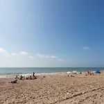 Apartment Relaxing Seafront 20 Min From Bcn *